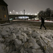 Stabilizuje się sytuacja pogodowa, ale warunki nadal bardzo trudne