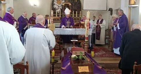 Obrzędy pogrzebowe ks. Janusza Kozłowskiego