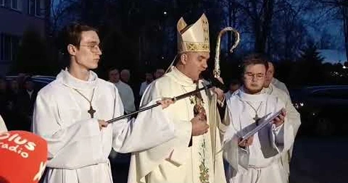 Abp Zieliński poświęcił okno życia w Szczecinku