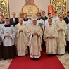 Bp Marek Solarczyk wręczył książeczki członkowskie alumnom, którzy dołączyli do Kleryckiego Koła Dzieła Biblijnego i nagrody finalistom etapu seminaryjnego Ogólnopolskiego Konkursu Biblijnego.
