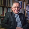 Ks. prof. dr hab. Józef Naumowicz  historyk wczesnego chrześcijaństwa, wykładowca na Uniwersytecie Kardynała Stefana Wyszyńskiego w Warszawie.