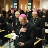 Biskupi podczas spotkania episkopatu
