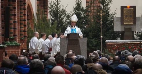 Katowice. XII Sylwester z Ubogimi przy parafii Świętych Apostołów Piotra i Pawła