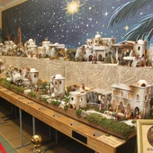 61 scen, 370 figurek, 12 metrów