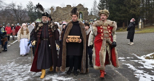 Porąbka Uszewska: Czwarty gminny i pierwszy parafialny