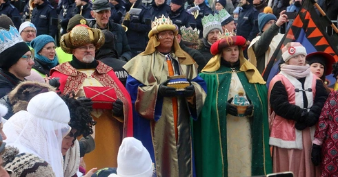 Przez Wrocław przeszedł wielobarwny Orszak Trzech Króli. Miał nowości i piękny finał