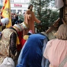 Pokłon Trzech Króli na rynku