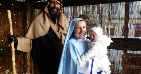 Orszak Trzech Króli w Bielsku-Białej 2026 - na trasie i przy szopce