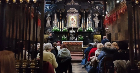O nocnym czuwaniu na Jasnej Górze