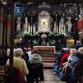 O nocnym czuwaniu na Jasnej Górze