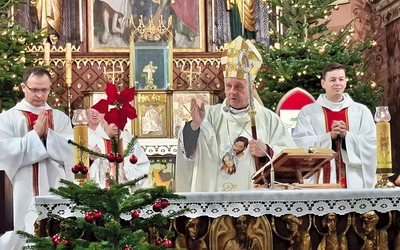 Biskup za pośrednictwem diecezjalnych mediów udzielił także pasterskiego błogosławieństwa.