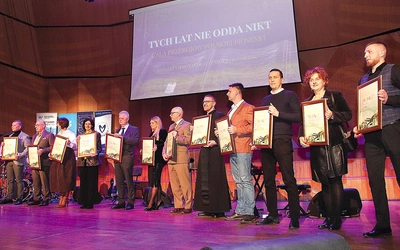 Wiele osób i instytucji Fundacja „Przymierze” wyróżniła specjalnym podziękowaniami.