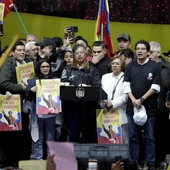 Gustavo Petro, prezydent Kolumbii wźróð swoich zwolenników