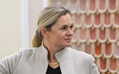 MEN: Wobec nauczycielki, która wyrzuciła krzyż do kosza, toczy się postępowanie dyscyplinarne