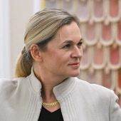 MEN: Wobec nauczycielki, która wyrzuciła krzyż do kosza, toczy się postępowanie dyscyplinarne