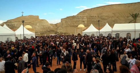 Tysiące chrześcijan w miejscu Chrztu Jezusa modliły się o pokój