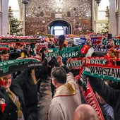 Pielgrzymka kibiców na Jasnej Górze z udziałem prezydenta Karola Nawrockiego