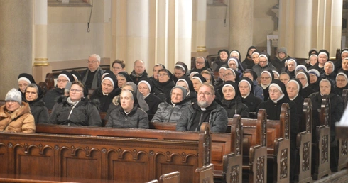Adoracja osób konsekrowanych w Panewnikach - cz. 1
