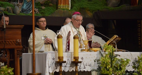 Adoracja osób konsekrowanych w Panewnikach - cz. 2