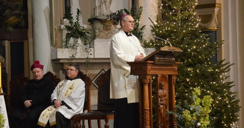 Abp Przybylski do osób konsekrowanych: Nie jesteś znajomym Boga, ale Jego dzieckiem