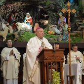 Katowice-Panewniki. Adoracja żłóbka osób konsekrowanych