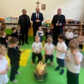 Noworoczne odwiedziny abp. Kupnego i prezydenta Sutryka w katolickiej szkole