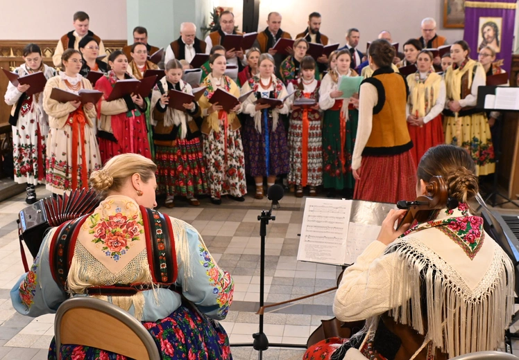 Z kolędowym repertuarem