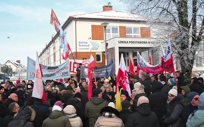 Profanacja krzyża czy niepotrzebna krucjata? Co naprawdę wydarzyło się w szkole w Kielnie?