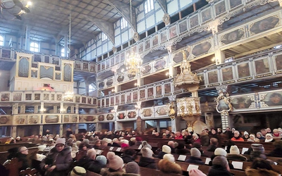 Wspólne kolędowanie łączy zarówno wierzących, jak i niewierzących. 