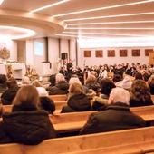 Modlitwy i konferencje odbywają się w dolnym kościele parafii pw. św. Andrzeja Boboli w Gdyni-Obłużu. Kolejne zaplanowano  7 lutego, 7 marca i 11 kwietnia. Rozpoczęcie o godz. 19. 