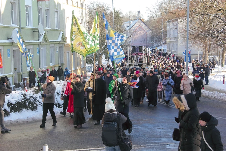  Barwny pochód na ulicach Koszalina.