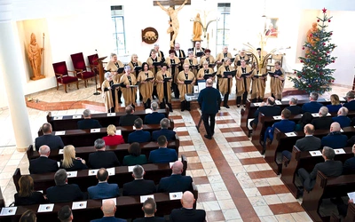  Kolędowanie w kaplicy CEF.