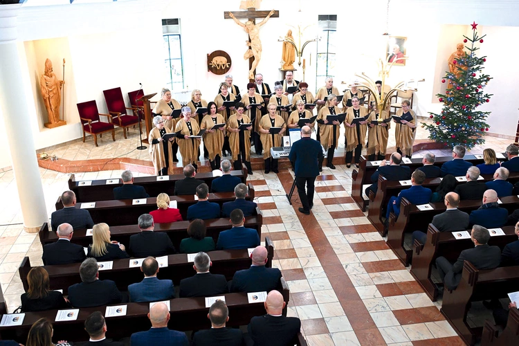  Kolędowanie w kaplicy CEF.