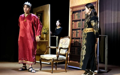 Spektakl  na os. Kalinowym bardzo spodobał się widzom, a zaskoczeniem były m.in. dekoracje i stroje. 