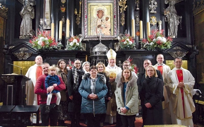 Przybyli do Maryi, aby podziękować za życie.