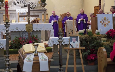 Uroczystości pogrzebowe ks. Filipka.