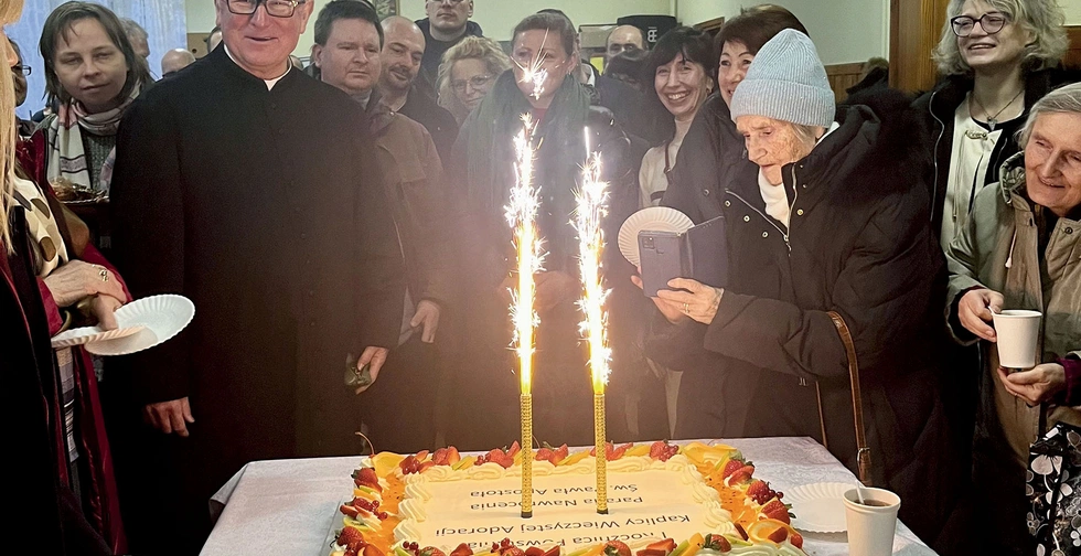 Jest radość, jest moc, i co najważniejsze – powiew Ducha Świętego. Na zdjęciu: agapa z okazji pierwszej rocznicy powstania Kaplicy Wieczystej Adoracji Najświętszego Sakramentu na Grochowie.