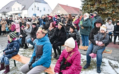 Każdy z uczestników otrzymał koronę.