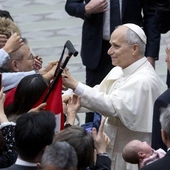 Watykan: Leon XIV dokonuje przeglądu „specjalnych uprawnień” dotyczących przeniesienia duchownych do stanu świeckiego