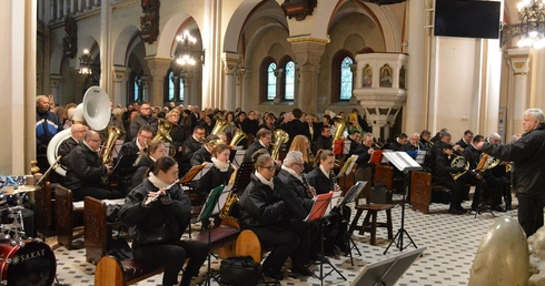 Kolędowanie chórów i orkiestr w Panewnikach