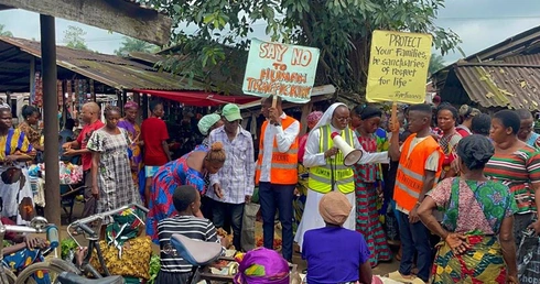 Nigeria: kolejny atak na chrześcijan. Ponad 160 wiernych uprowadzonych z kościołów