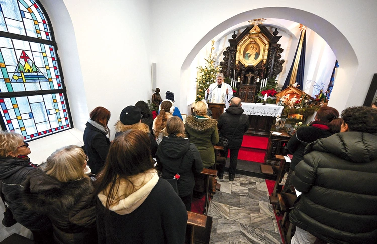 Nabożeństwo w Sanktuarium Matki Bożej Trzykroć Przedziwnej.