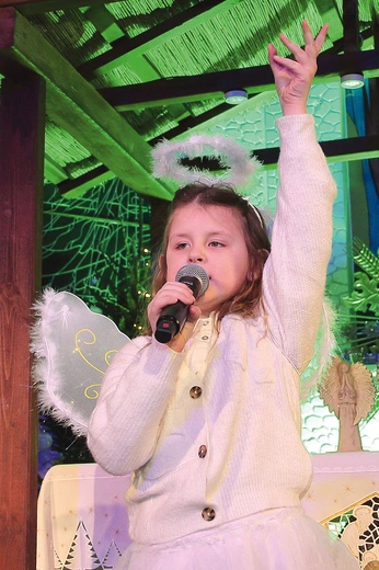Wiktoria Cieślik w pastorałce „Świeć, gwiazdeczko” 