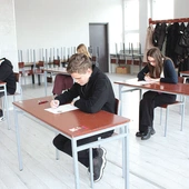 Na rozwiązanie pisemnego testu uczestnicy konkursu mieli 45 minut.  
