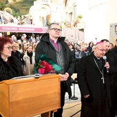 – Narzędziem ekumenizmu są:  wspólna modlitwa i dialog – ten zostawiamy teologom. My chcemy modlić się śpiewem, uznając, że Jezus jest Bogiem i oddając Mu chwałę – mówiła prowadząca  Jadwiga Czarny-Szcześniak.