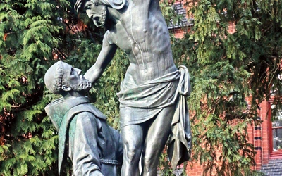 A może w twojej okolicy znajduje się jakaś kapliczka lub figura Biedaczyny z Asyżu? To też dobre miejsce na modlitwę!