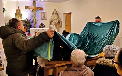 W Polsce specjalnych welurowych płaszczy używa się w kilkudziesięciu miejscach. 