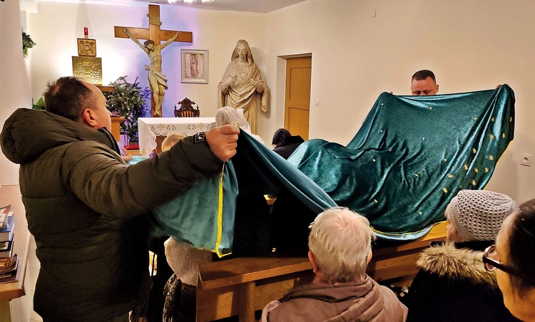 W Polsce specjalnych welurowych płaszczy używa się w kilkudziesięciu miejscach. 