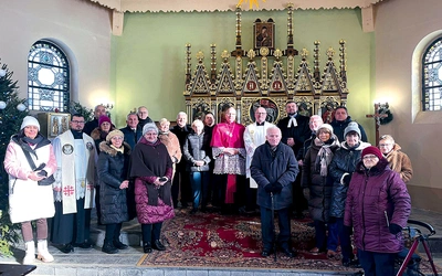 Uczestnicy ekumenicznej modlitwy w kościele w Rudgerzowicach. 