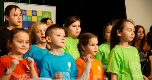 "Zasiej dobro, a wyrośnie nadzieja". Otwarcie 16. edycji Pól Nadziei w Oławie 